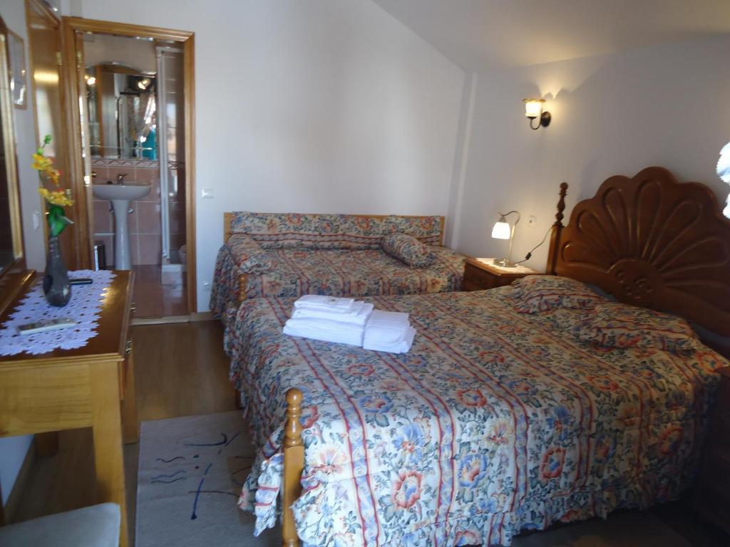 Hotel Aviz Figueira da Foz Bilik gambar