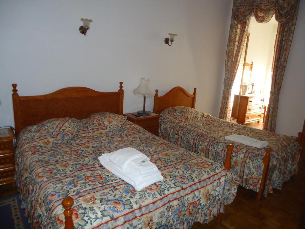 Hotel Aviz Figueira da Foz Bilik gambar